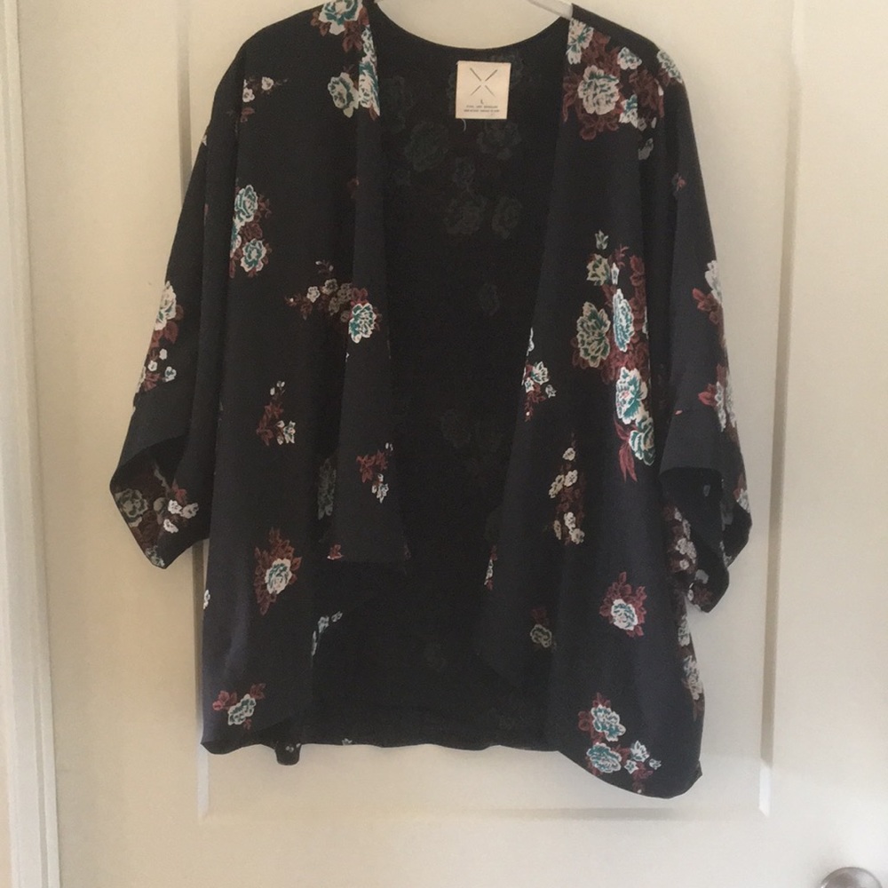 Black and floral kimono